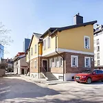 3 Bedroom Apartment 24H Self Check In, Free Parking, Ac, Fireplace