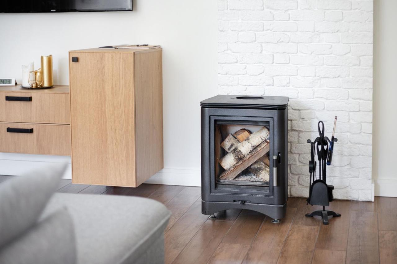3 Bedroom 24h Self Check In, Free Parking, Ac, Fireplace Lägenhet *